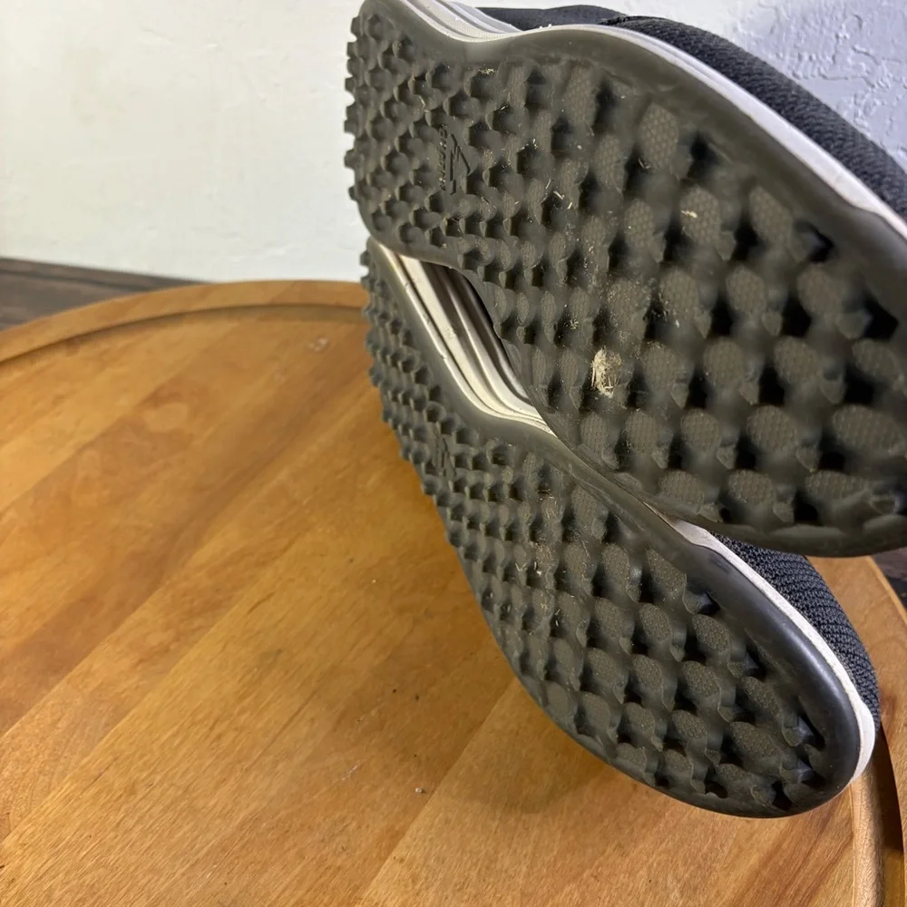 Travis Matthew‎ Cuater The Moneymaker Spike-less Golf Shoes Men’s 9 Gray Lace-Up